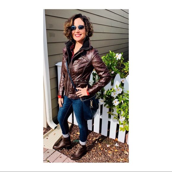 Meet your Posher, Dani Nicole 🖤🎹🌹 - Picture 10 of 15